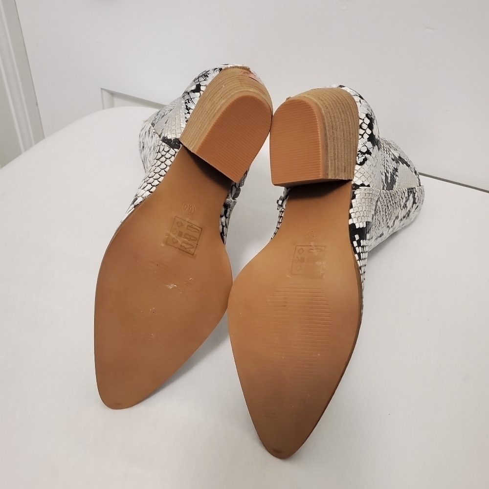 Beast Fashion Snakeprint Booties Size 6.5, Stylish, Chic, City - Picture 9 of 12